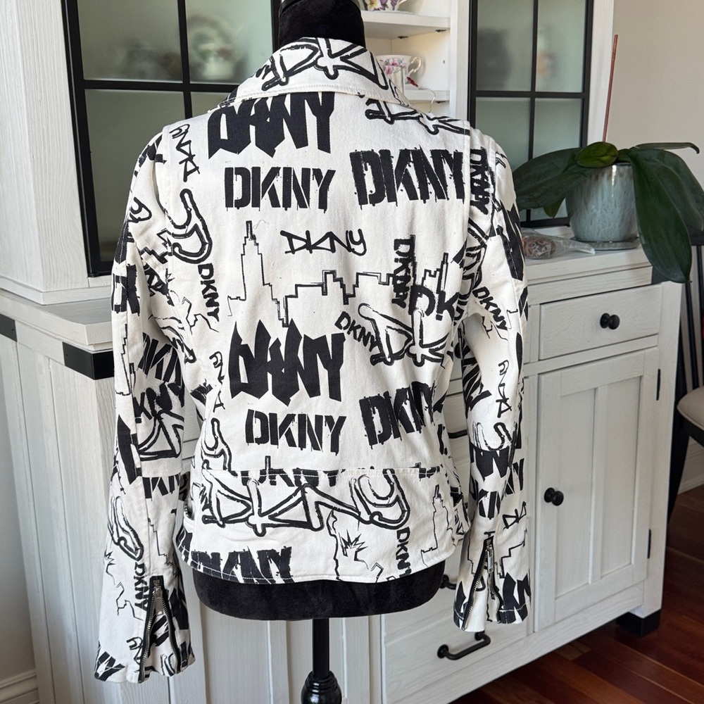 DKNY Graphic Black and White Jacket - Picture 3 of 7